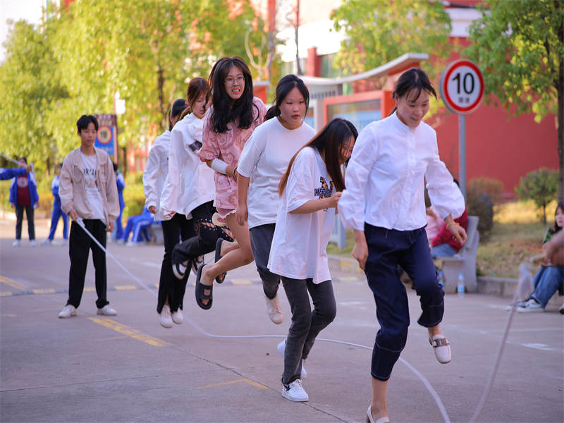 第二屆校園趣味運(yùn)動會-項(xiàng)目1