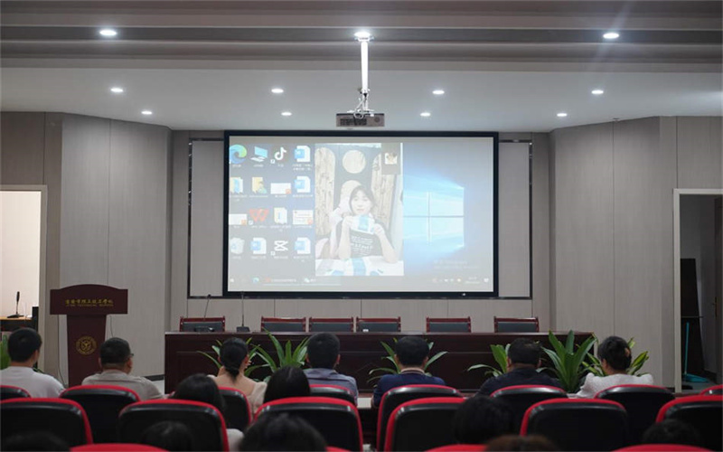 我校成功舉辦以“校園好物推薦”為主題的校園