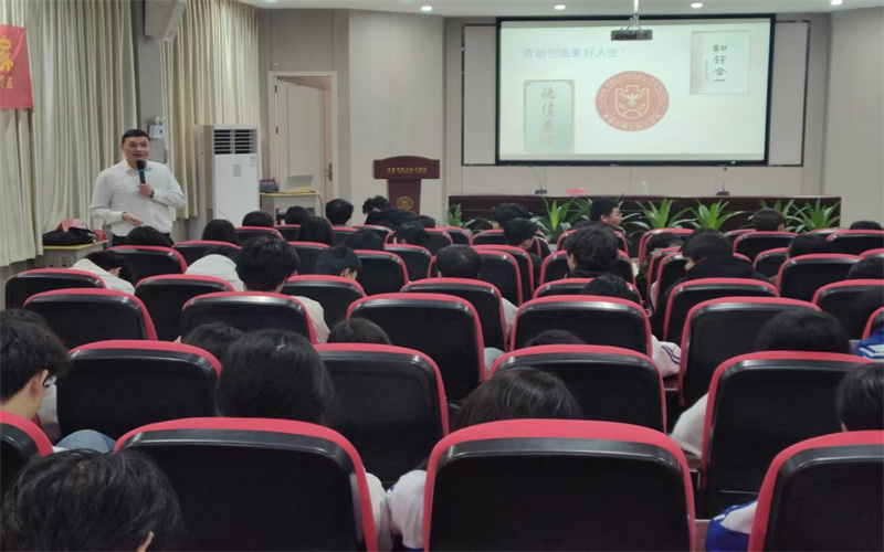 勞模精神潤心田 匠心筑夢(mèng)啟新程—我校迎來勞